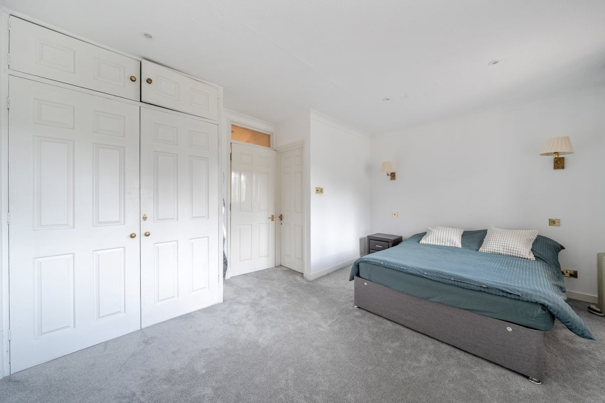 House Aubyn Square in Greater London