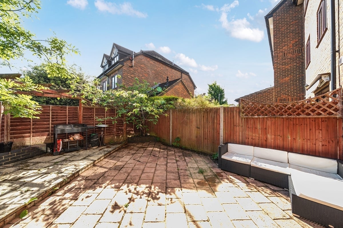 House Aubyn Square in Greater London
