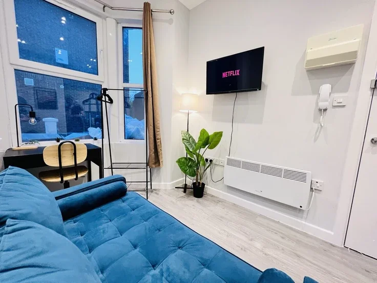 Room Wolftencroft Close in Greater London