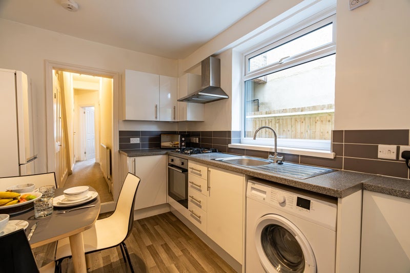 Room Meadow Road in Greater London