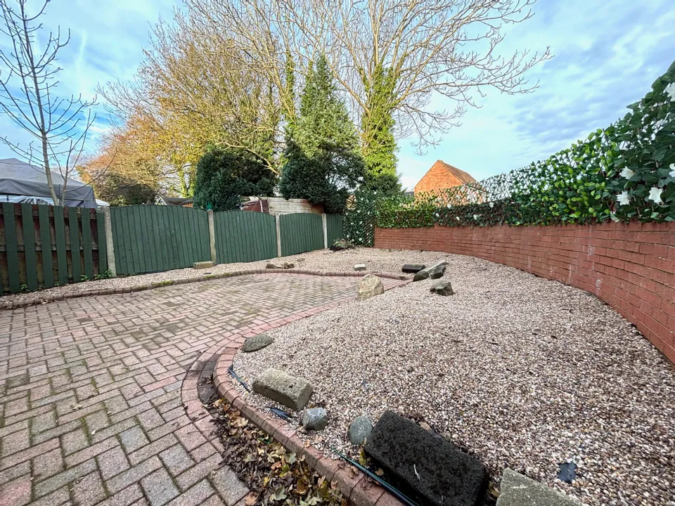 Flat Rowland Close in Fearnhead