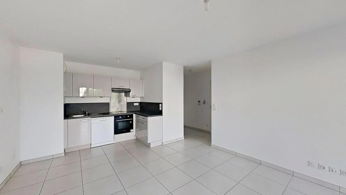 Flat Rue Paul Cambon in Villeurbanne