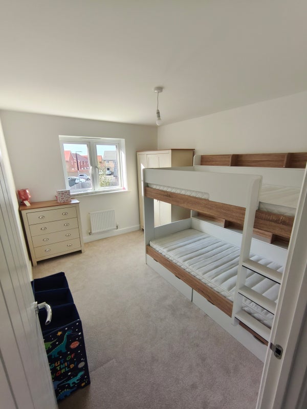Room Vale View Road in Ipswich