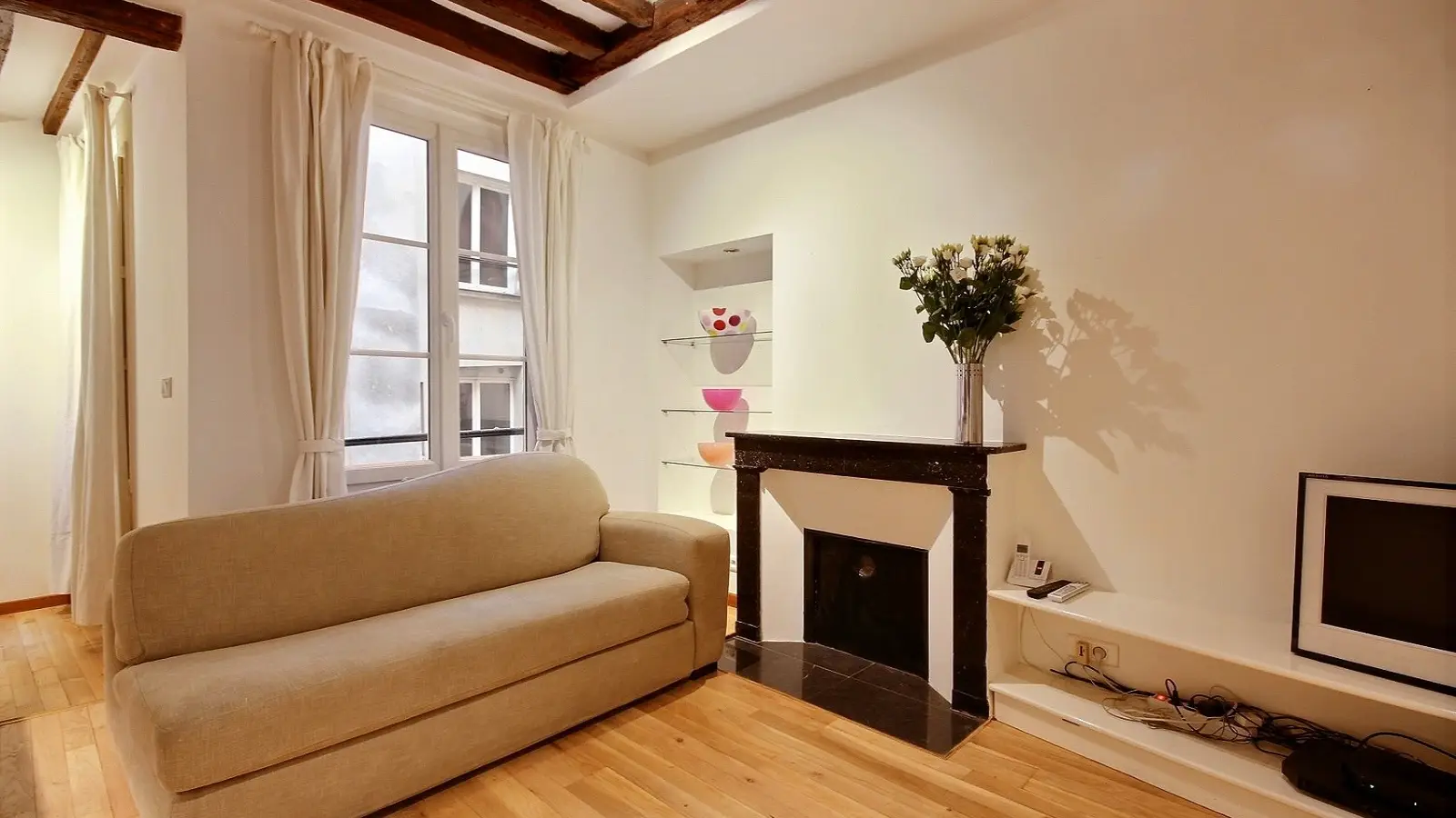 Flat Rue Saint-Honoré in Paris