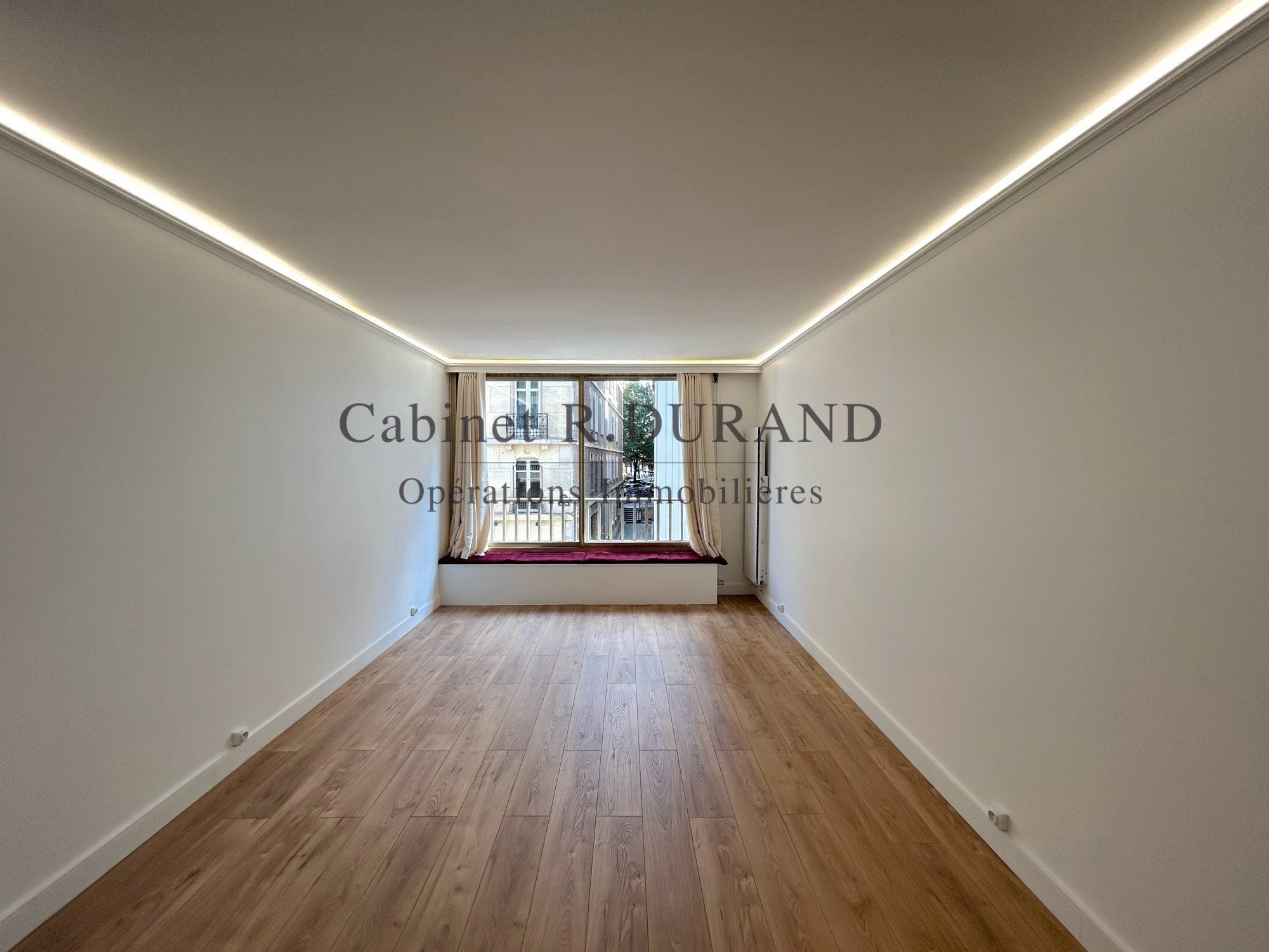 Flat Rue des Acacias in Paris