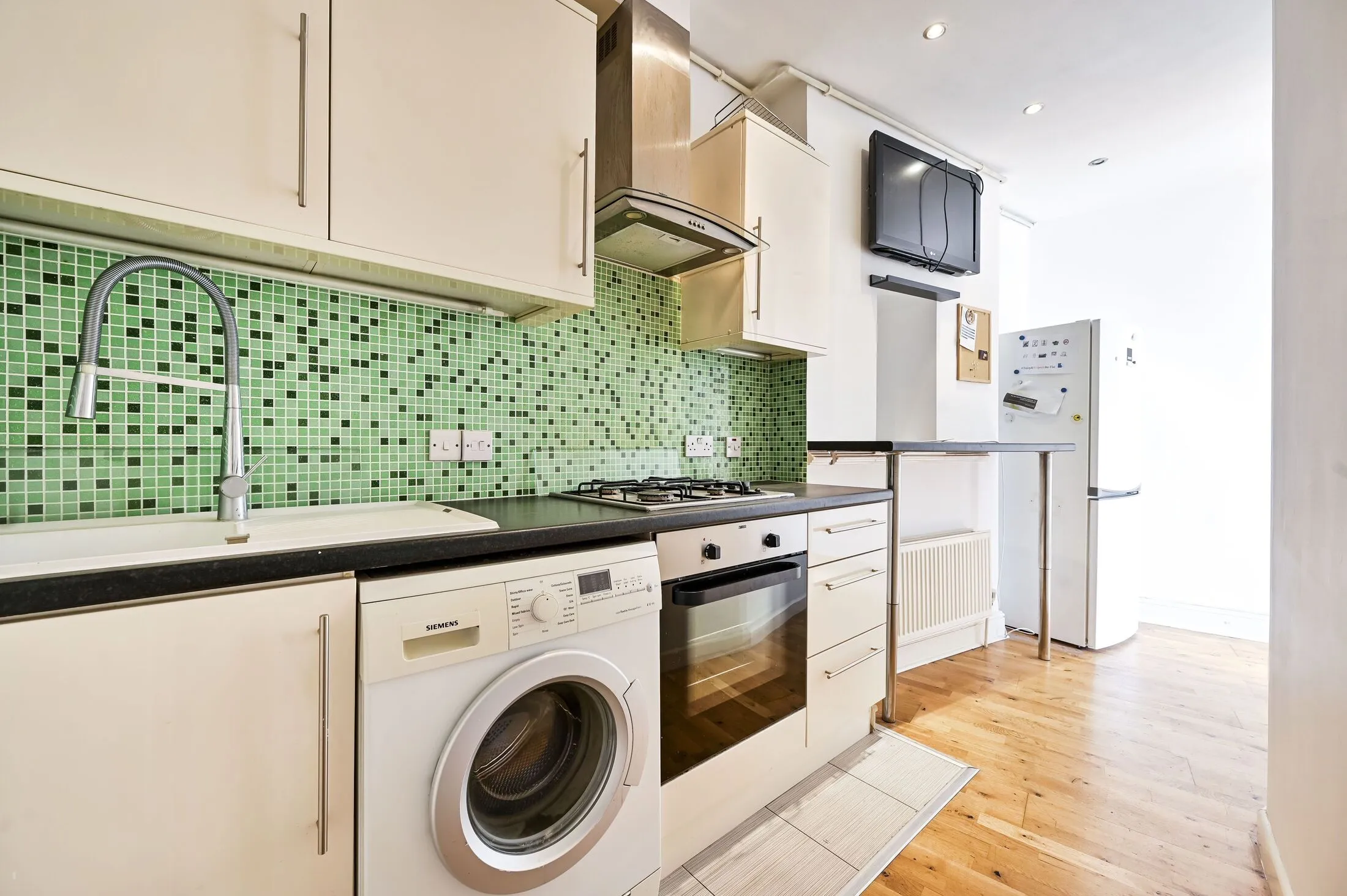 Flat Spencer Mews in Greater London