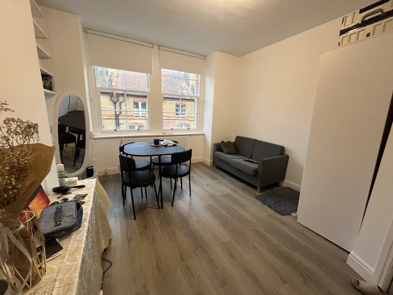 Room Ufford Street in Greater London