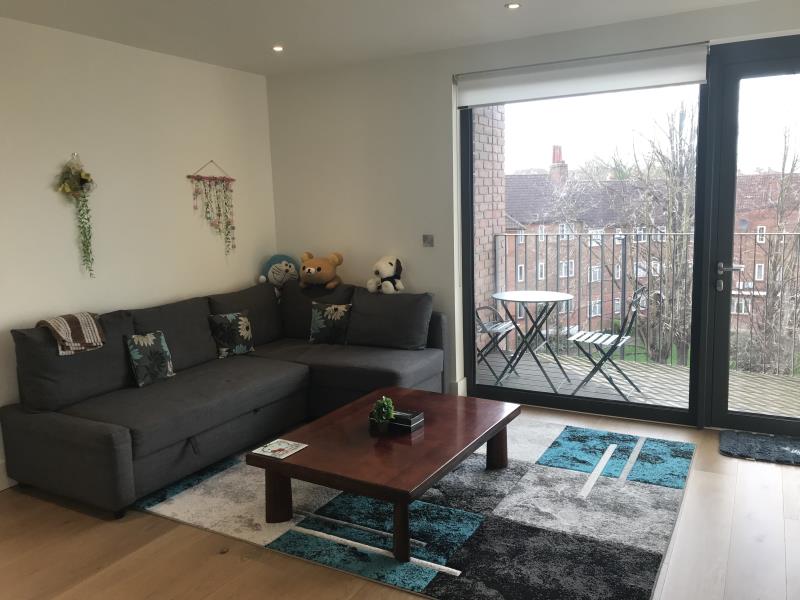 Flat Empire Way in Greater London