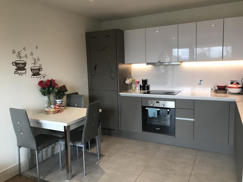 Flat Empire Way in Greater London