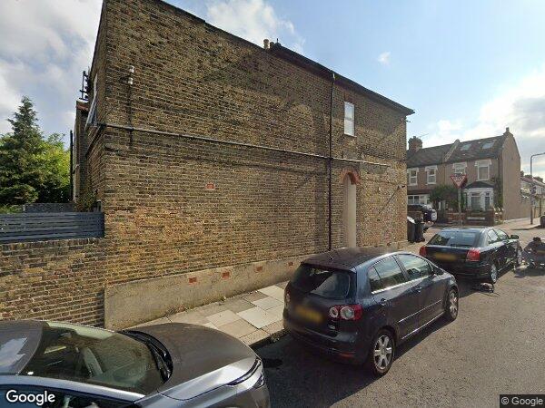 Flat Buntingbridge Road in Greater London