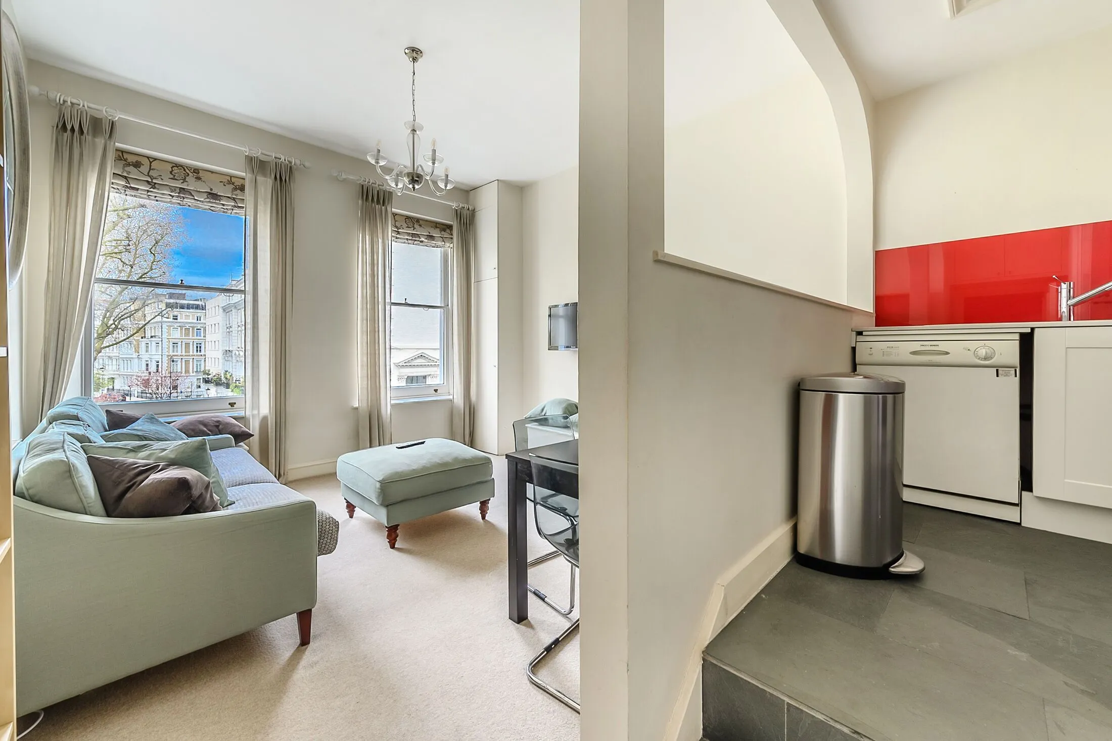 Flat Courtfield Gardens in Greater London