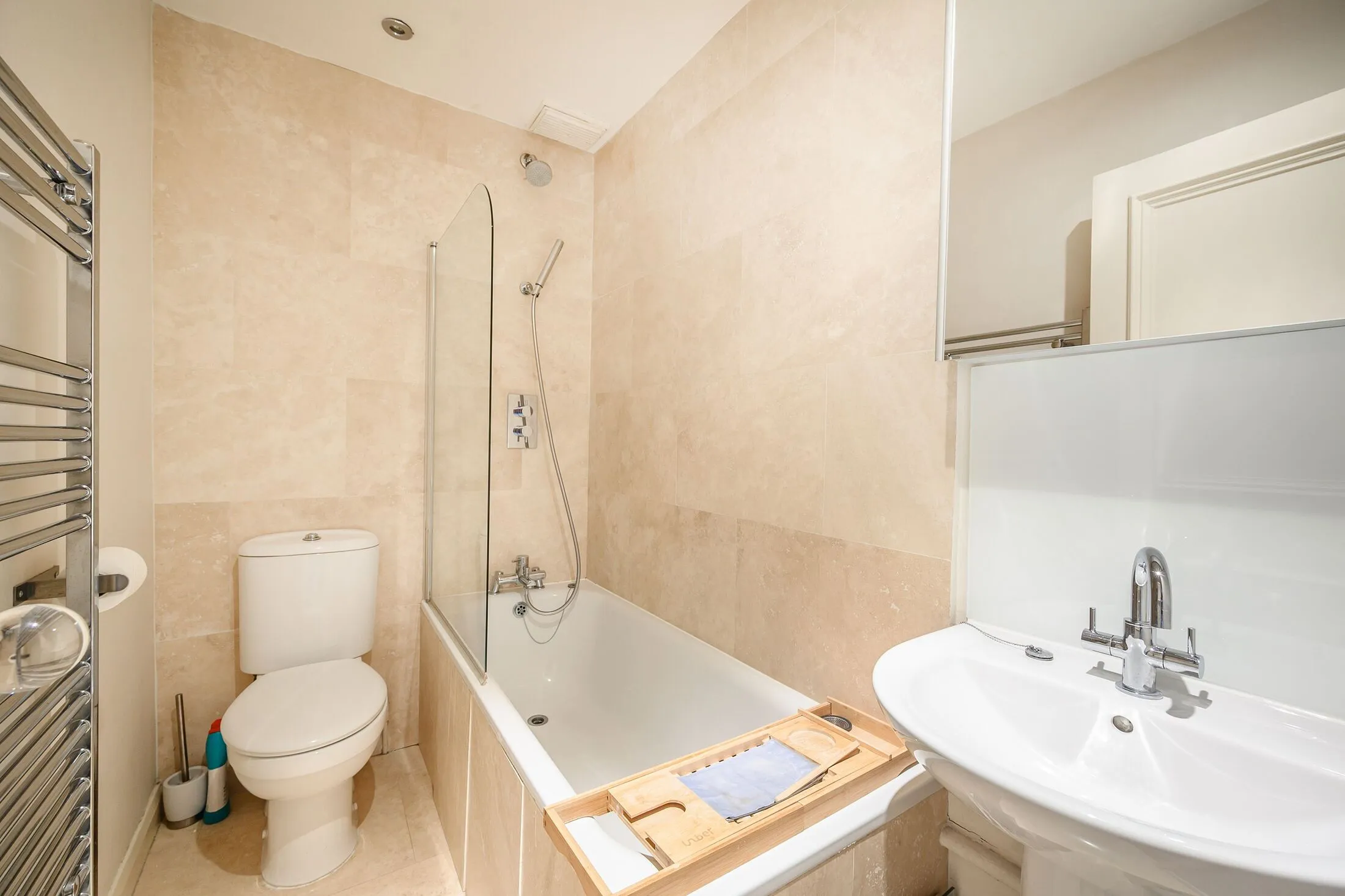 Flat Courtfield Gardens in Greater London