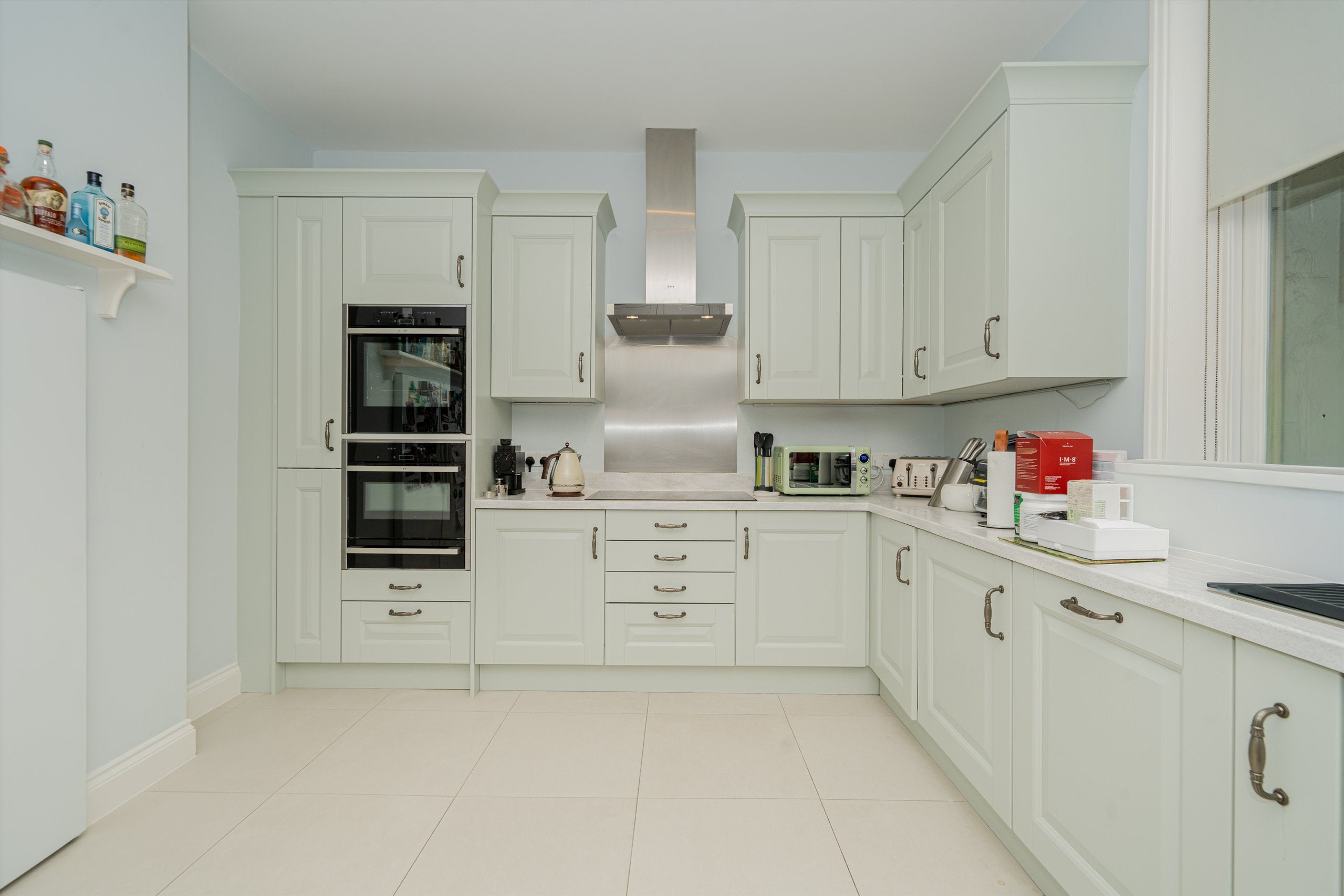 Flat Ambrosden Avenue in City of Westminster
