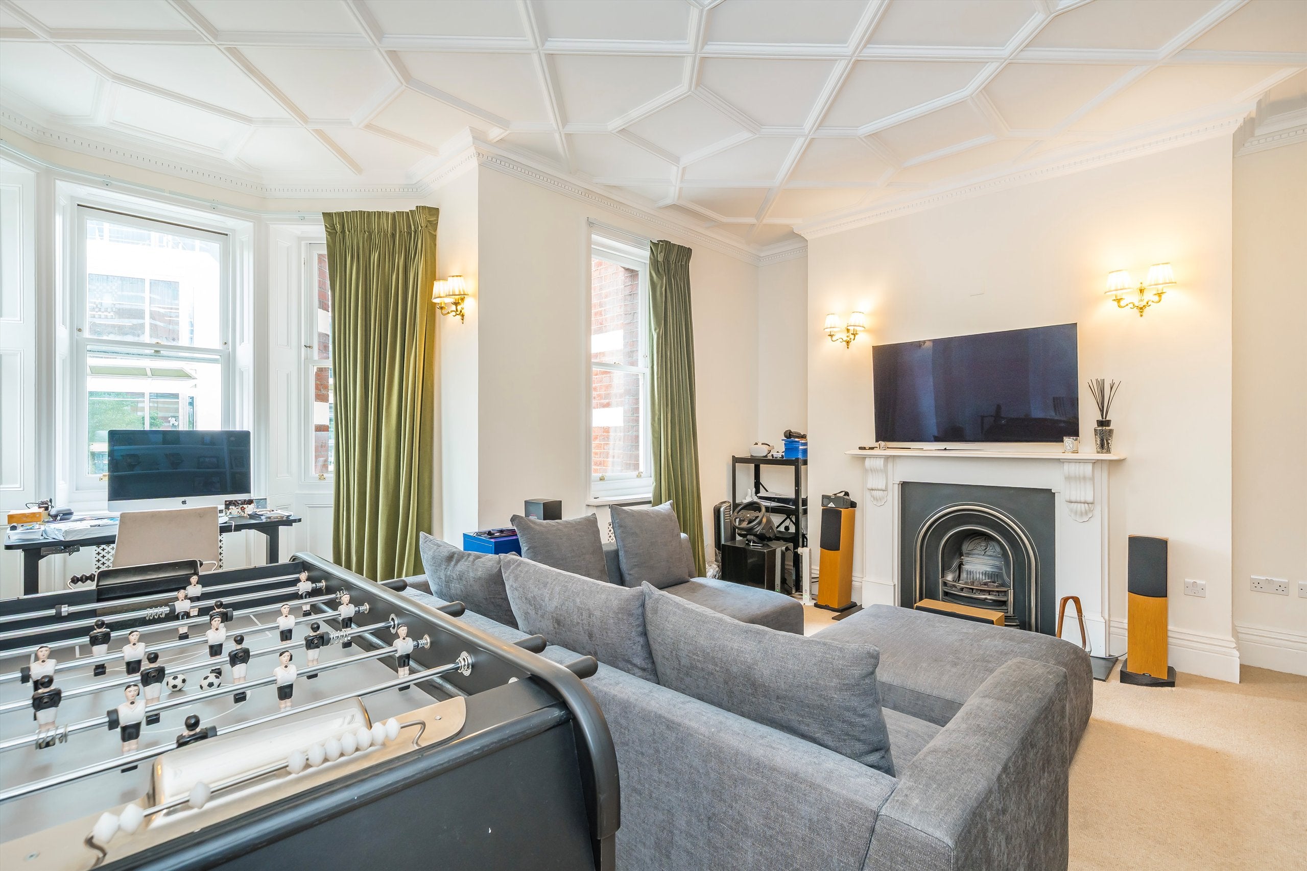 Flat Ambrosden Avenue in City of Westminster