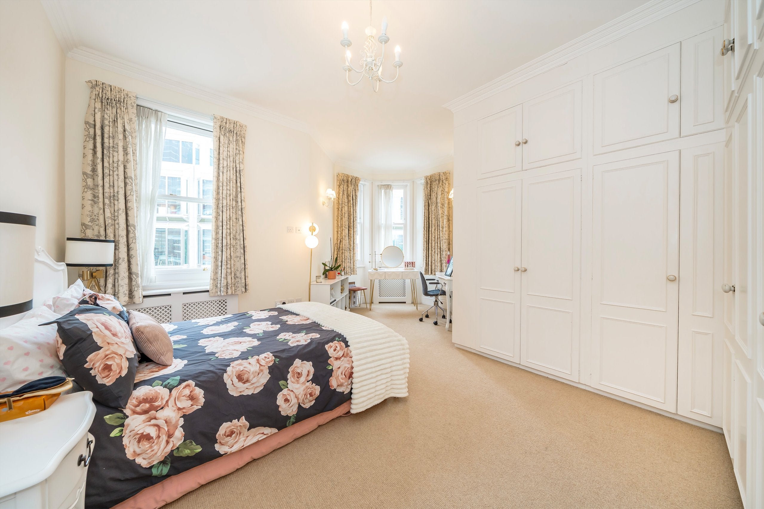 Flat Ambrosden Avenue in City of Westminster