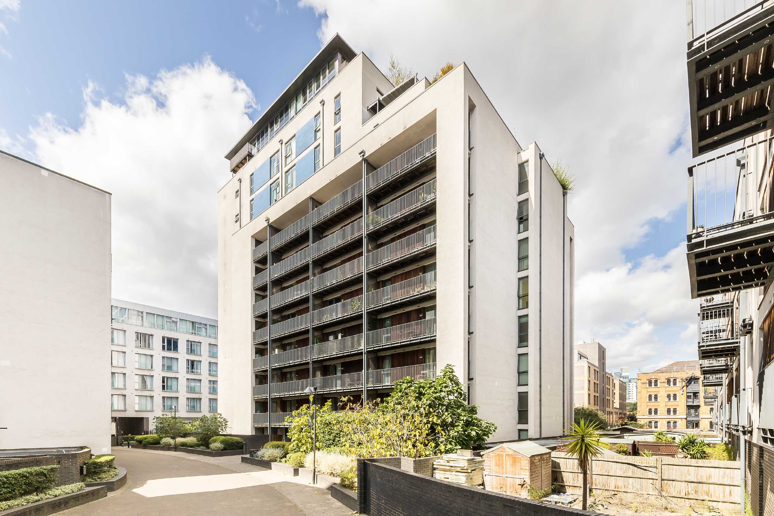Flat City Walk in Greater London