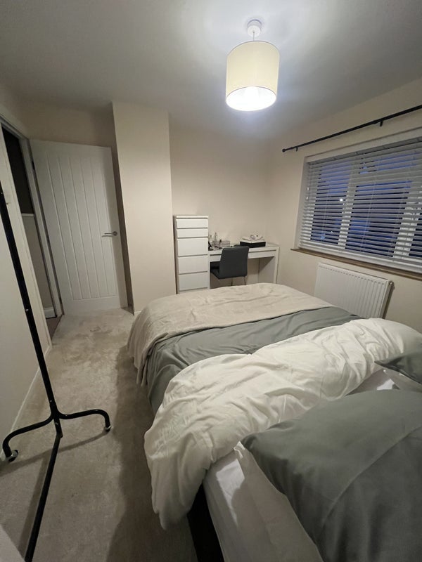 Room Fulford Road in Bristol