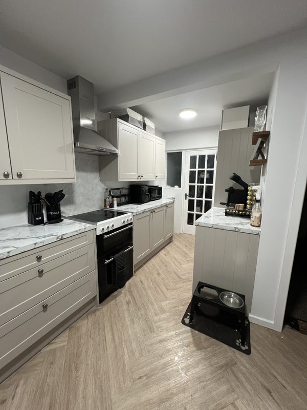 Room Fulford Road in Bristol