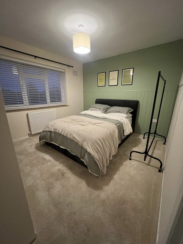 Room Fulford Road in Bristol
