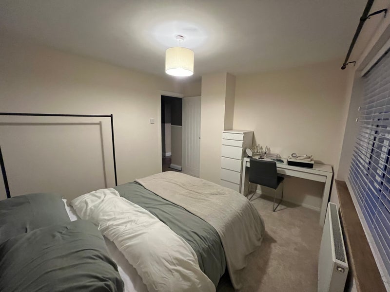 Room Fulford Road in Bristol