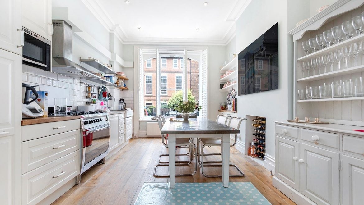 Flat Palliser Road in Greater London