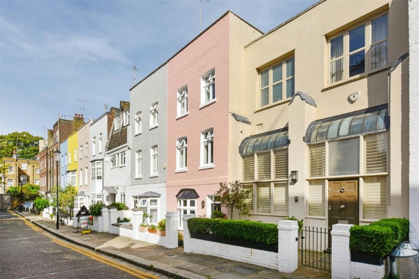 House Woodfall Street in Greater London