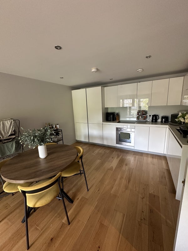 Room Mostyn Road in Greater London