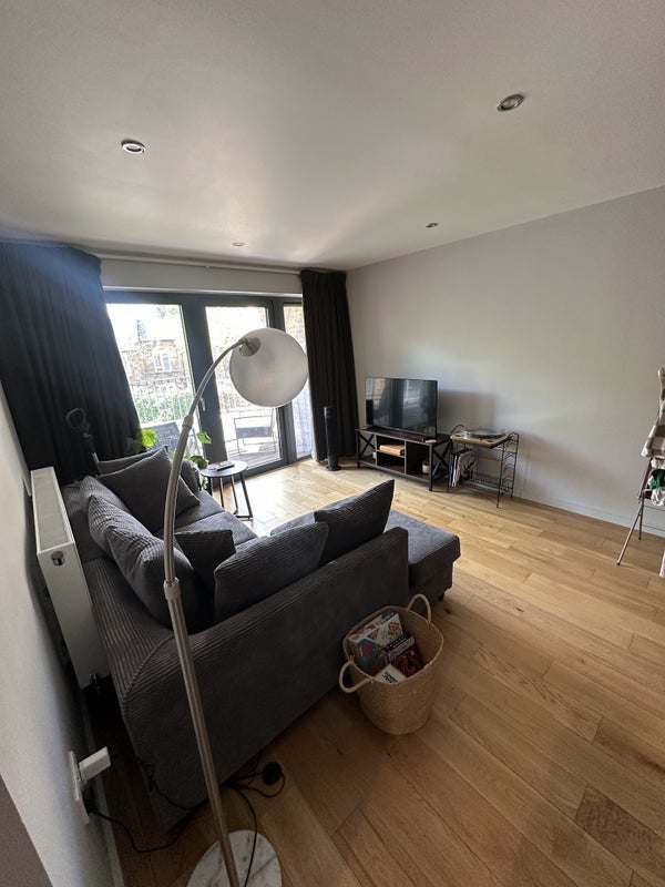 Room Mostyn Road in Greater London