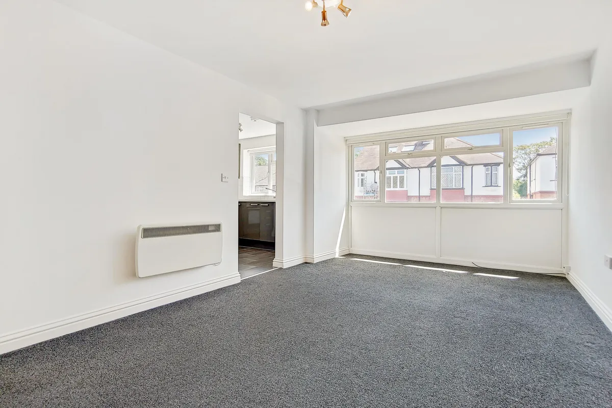 Flat St Philips Avenue in Greater London