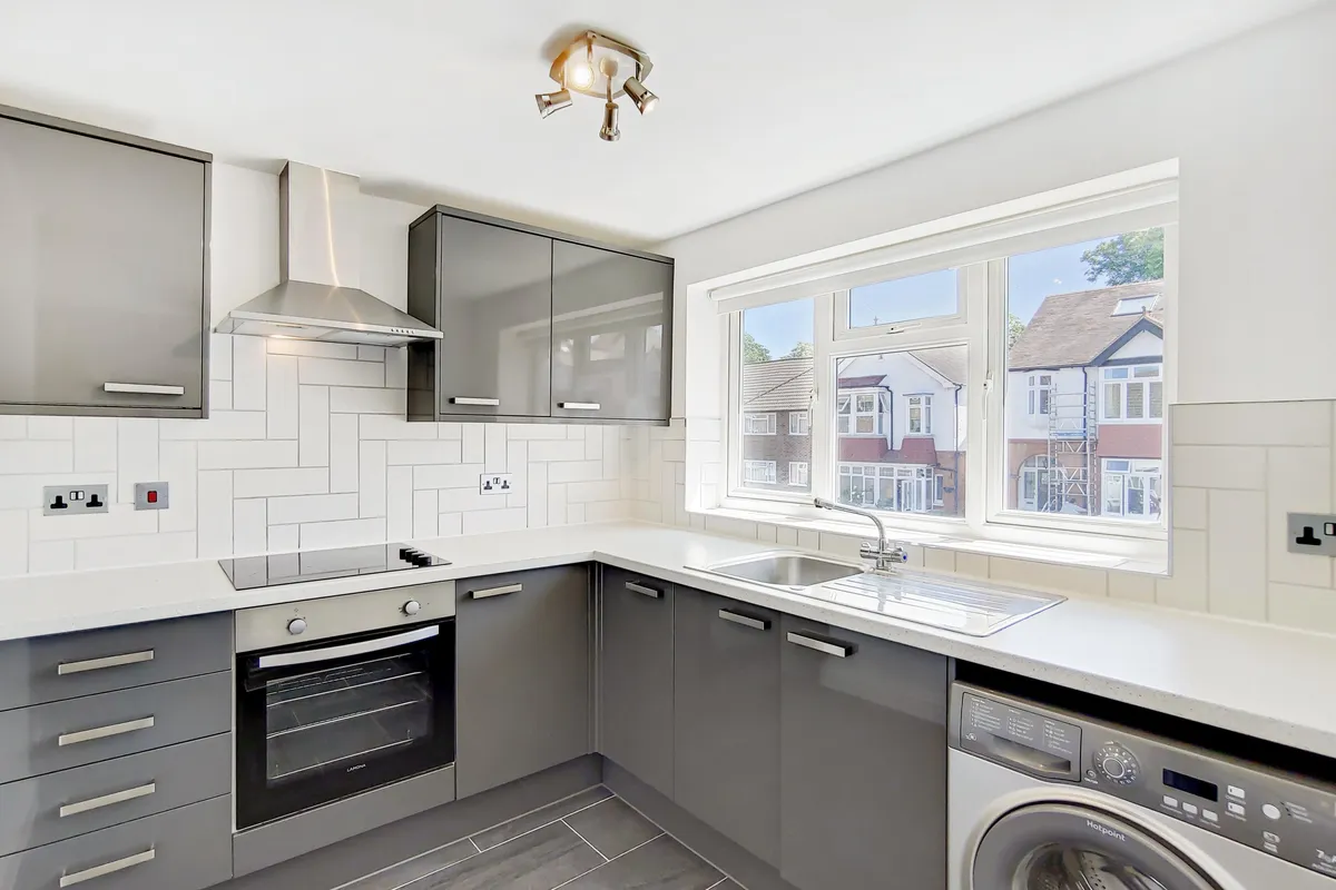Flat St Philips Avenue in Greater London