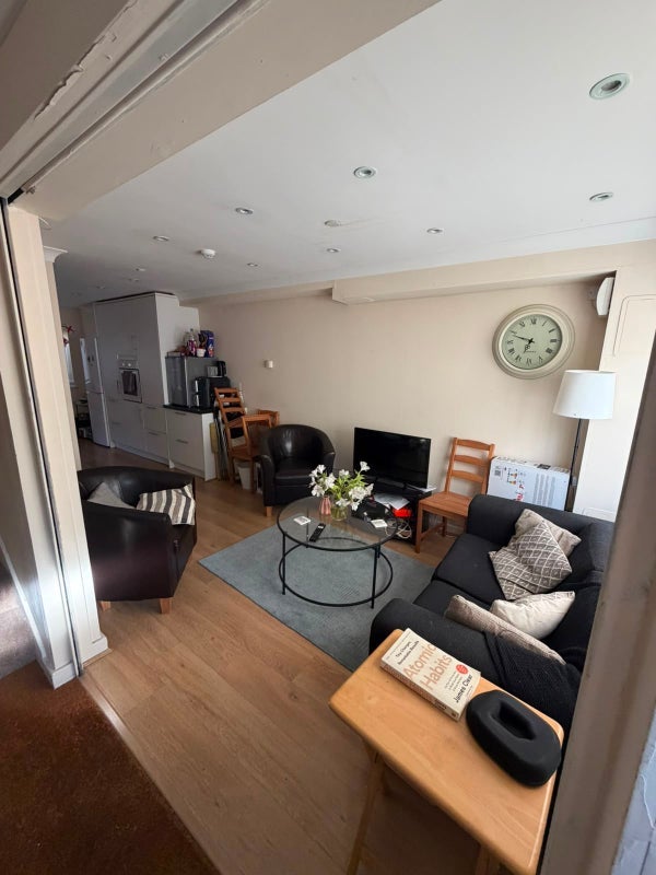 Room Fowey Close in Greater London