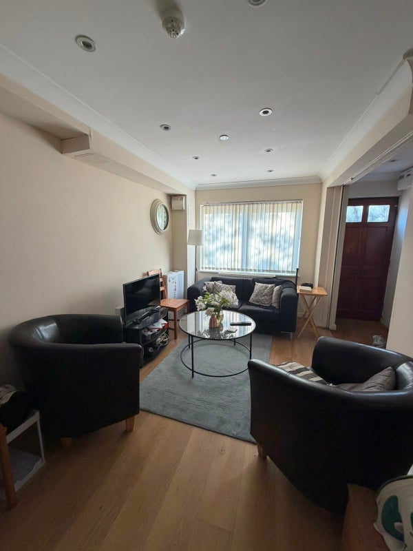 Room Fowey Close in Greater London