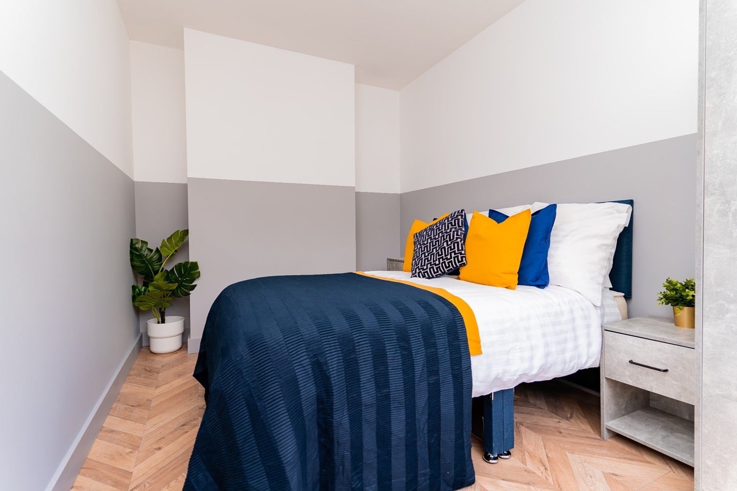 Room Coningsby Road in High Wycombe