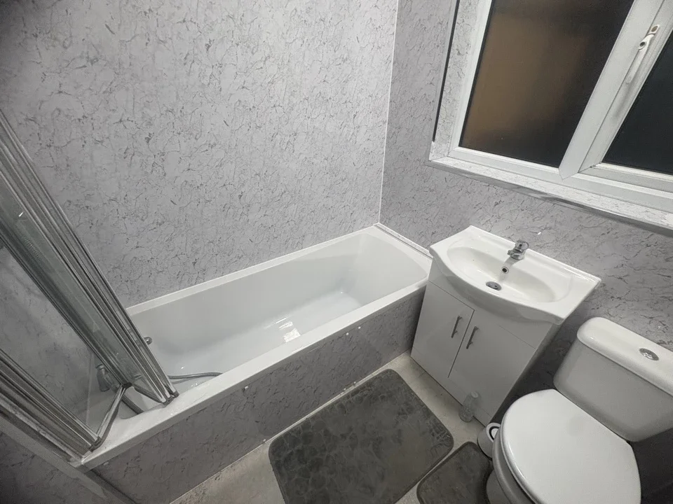 Room Corbets Tey Road in Greater London