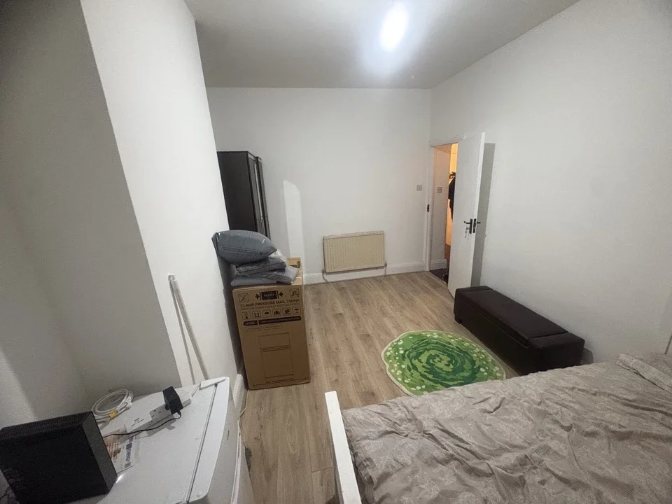 Room Corbets Tey Road in Greater London