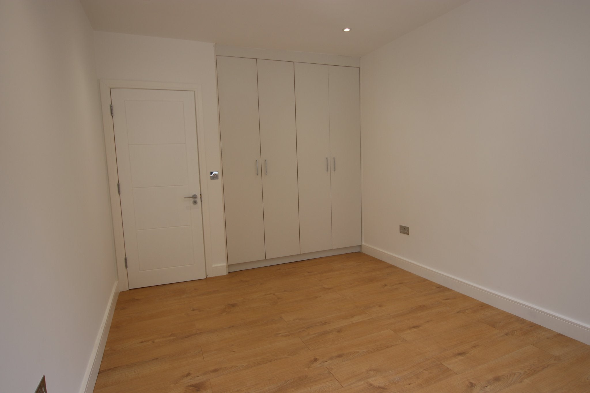 Flat Purley Rise in Greater London