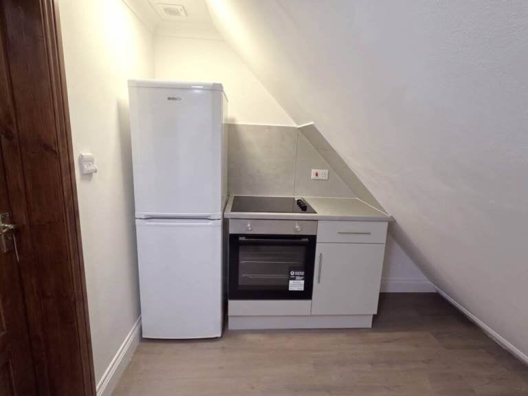 Flat Dennis Avenue in Greater London