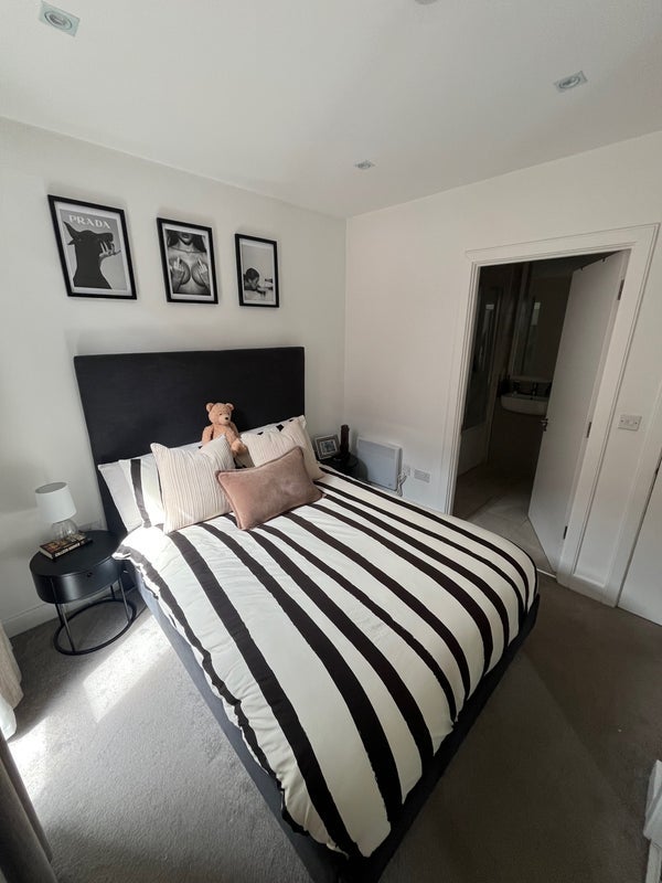 Room Back Hulme Street in Salford