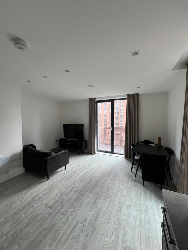 Room Back Hulme Street in Salford