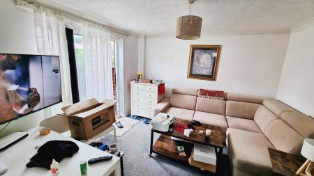 House Lucas Close in Irthlingborough