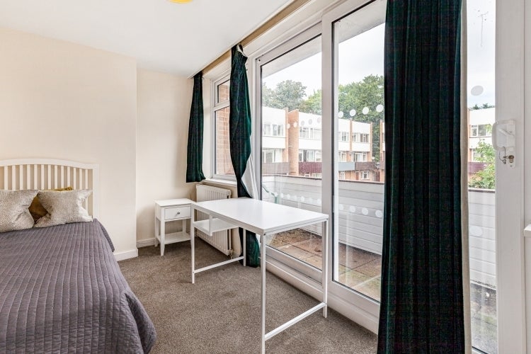 Room Horwood Close in Oxford