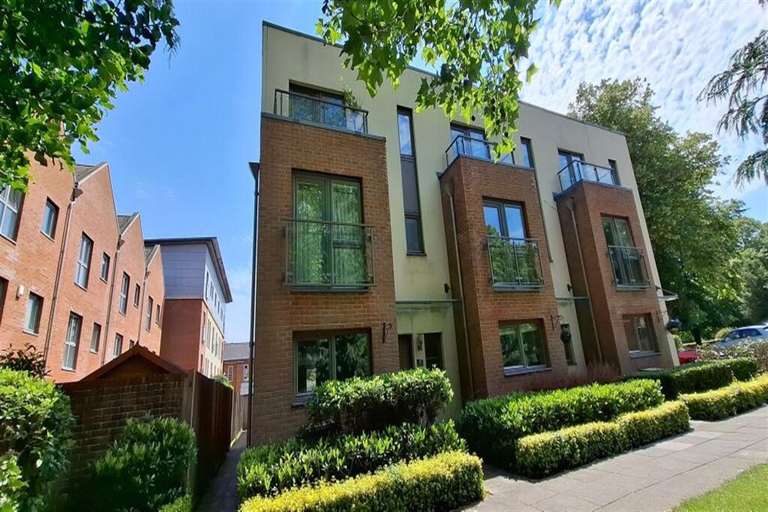 House Graylingwell Drive in Chichester