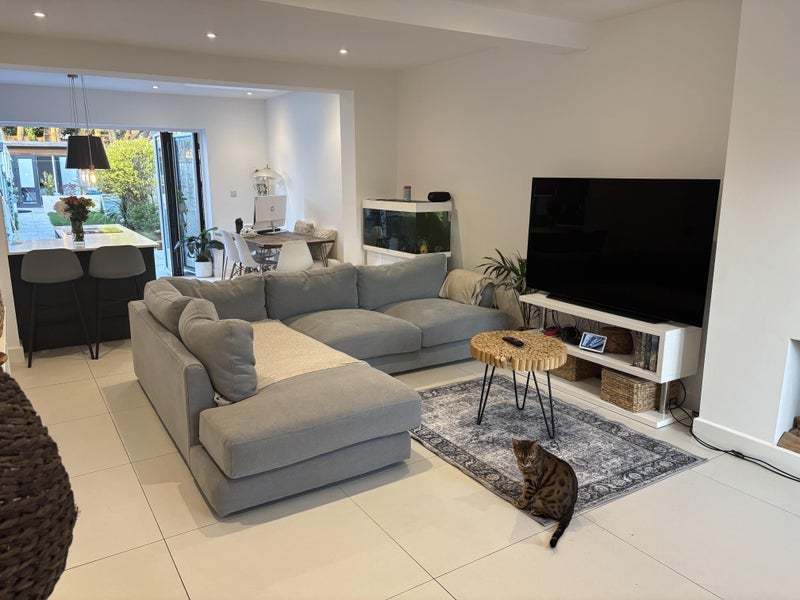 Room Walden Avenue in Greater London