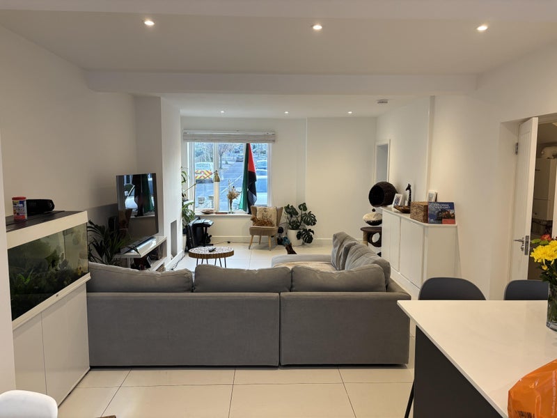 Room Walden Avenue in Greater London