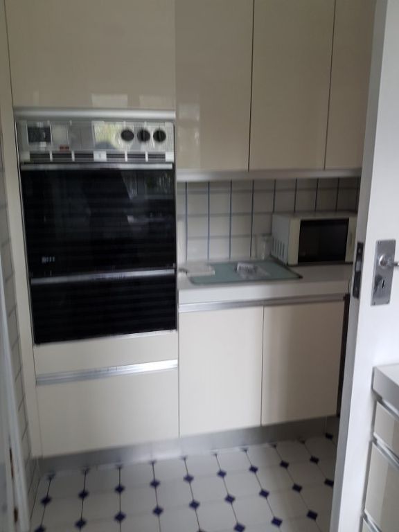 Flat Gliddon Road in Greater London
