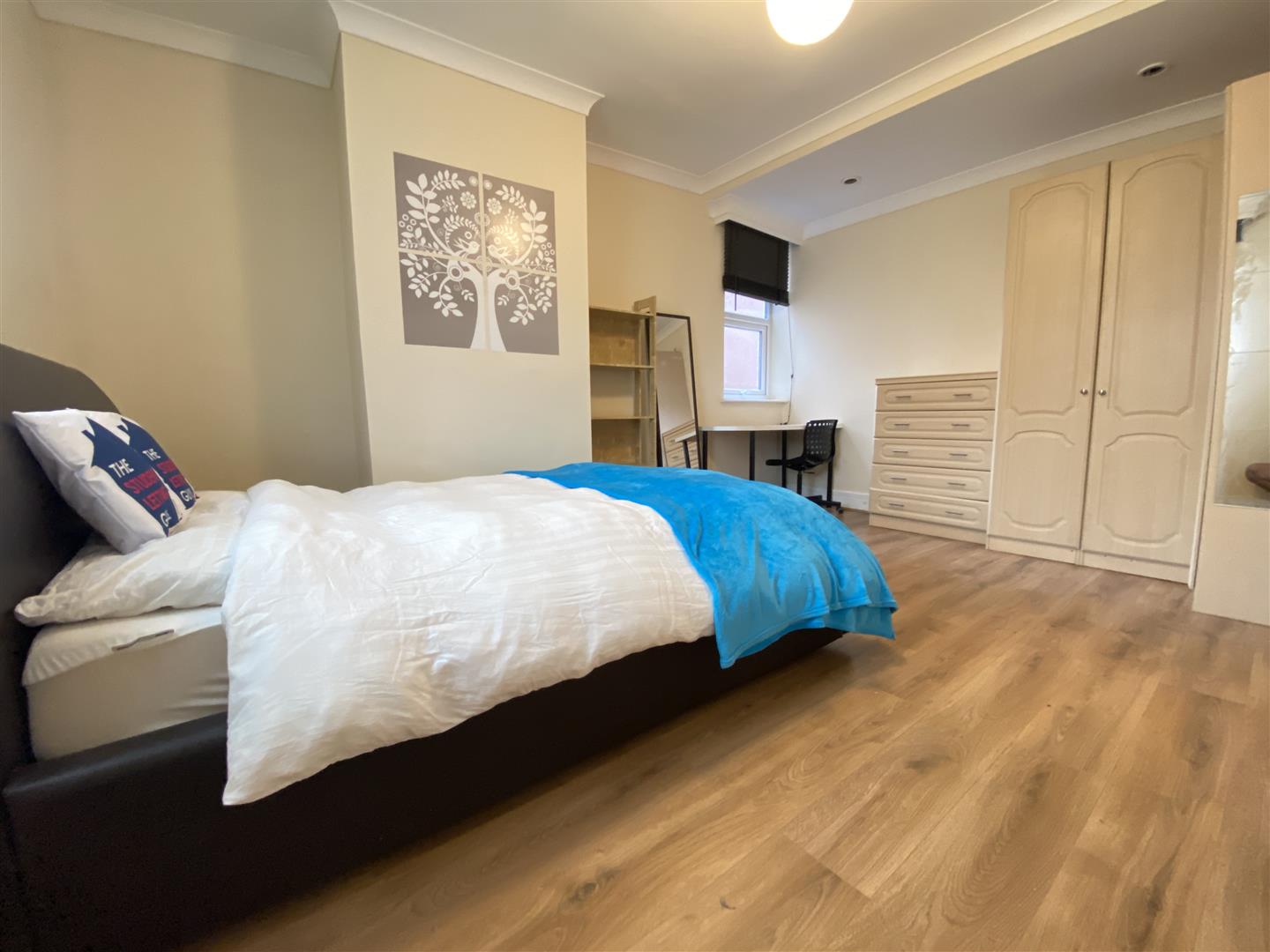 Room Windmill Hill Lane in Derby