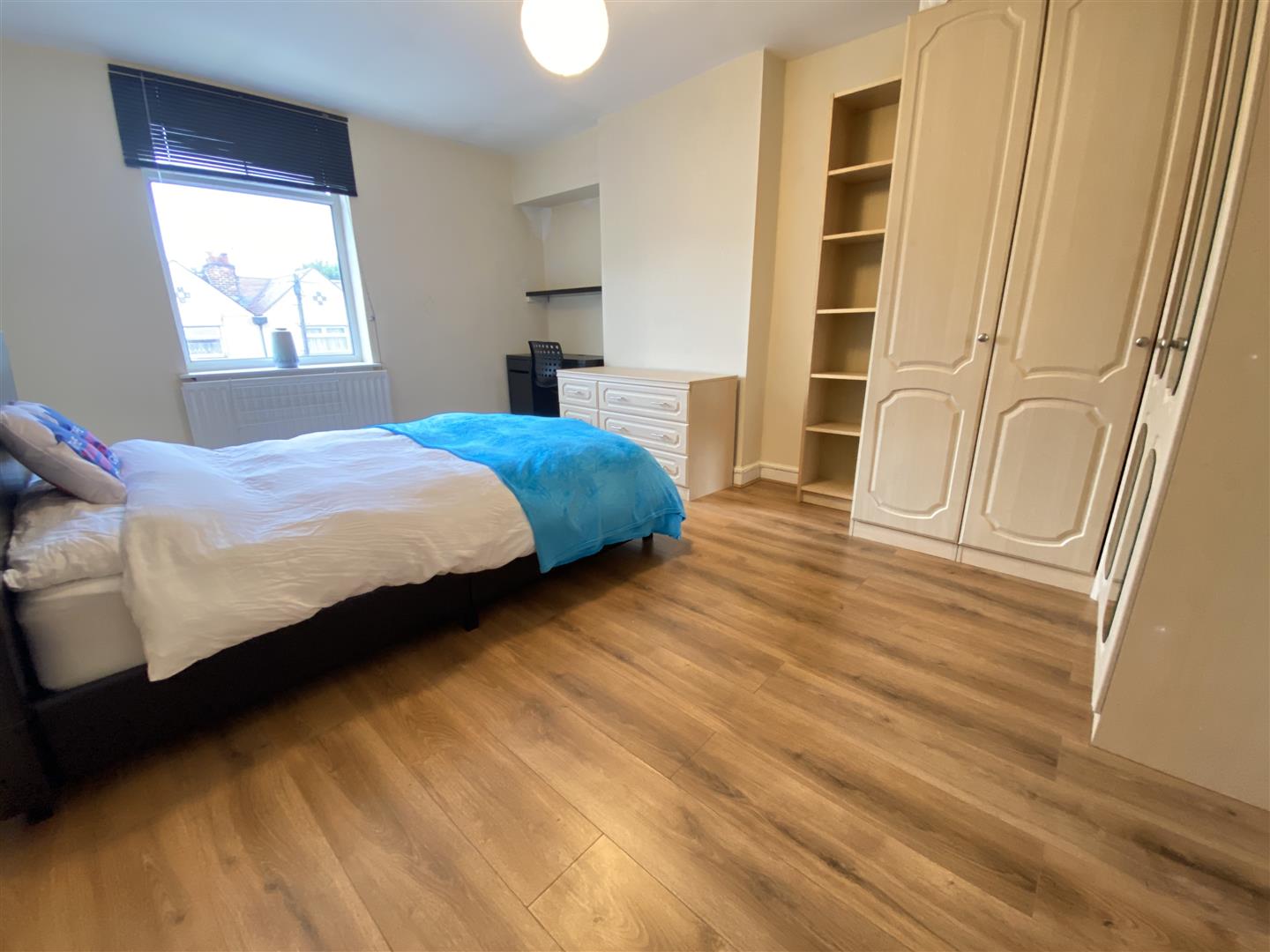 Room Windmill Hill Lane in Derby