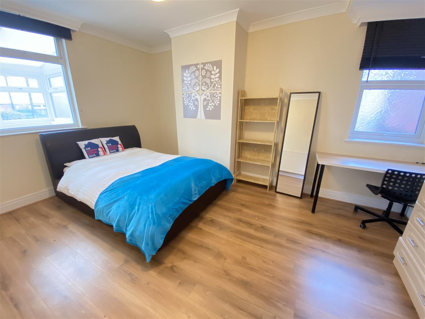 Room Windmill Hill Lane in Derby
