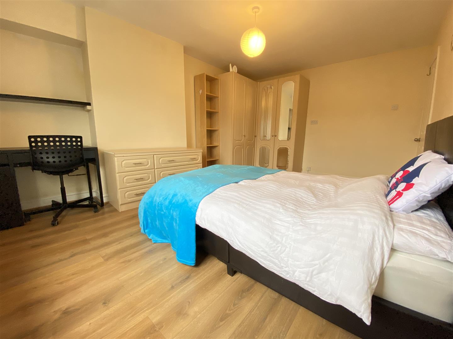 Room Windmill Hill Lane in Derby