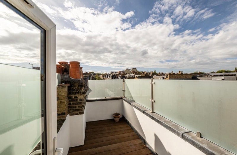 Room Northcote Road in Greater London